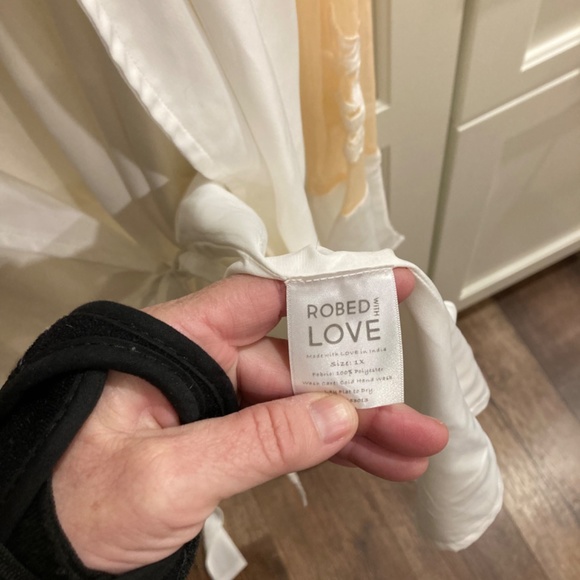 NWT Beautiful Bridal robe by Robed With Love - Hildy Rose size 1X white - Picture 9 of 16